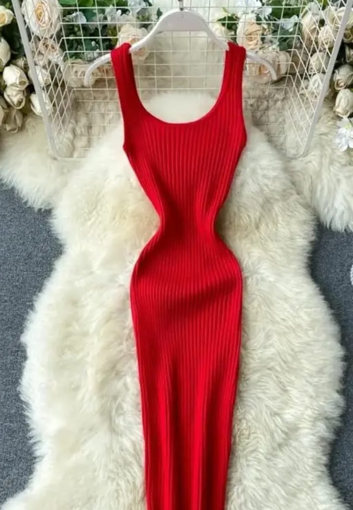 Curve-Fit Ribbed Red Dress